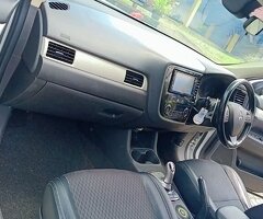 MITSUBISHI OUTLANDER PHEV(2014)